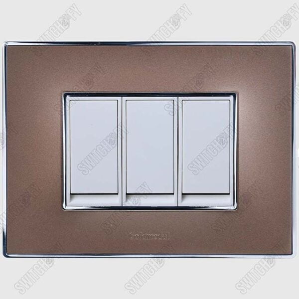 Wega Puppy Brown <br>Nixon Flat White - Image 1