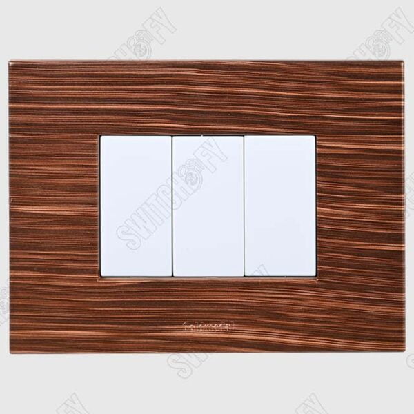 Grazia Zebra Woodwith Nixon White