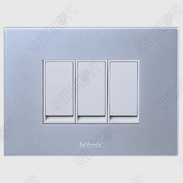 Bella Silver Streak with Nixon Flat White